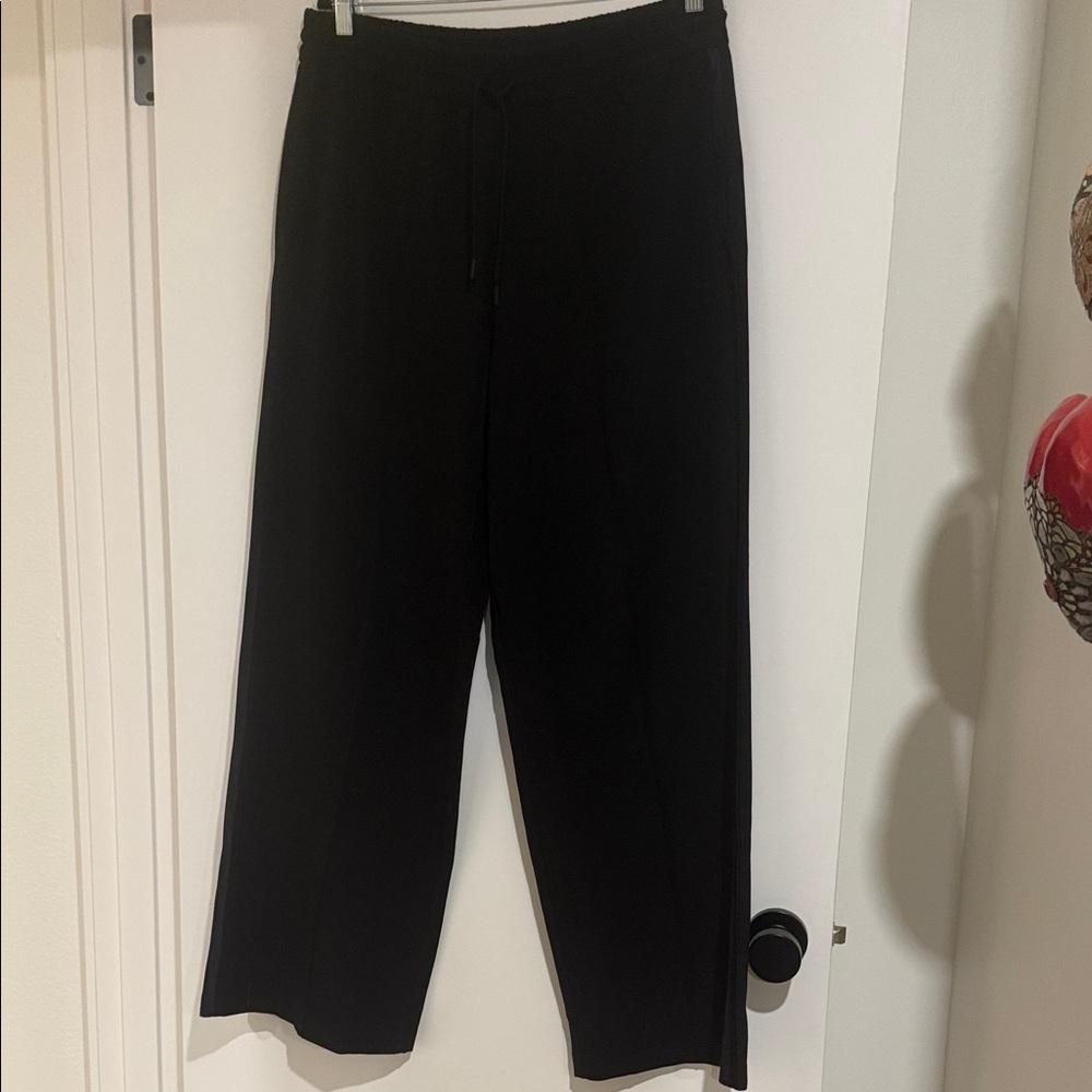 Athleta Black Women's Crepe-Like Flowing Pant with Satin Stripe Side Detail